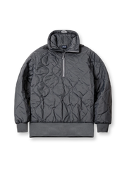 3Mシンサレート™採用のハイネックハーフジッププルオーバー。