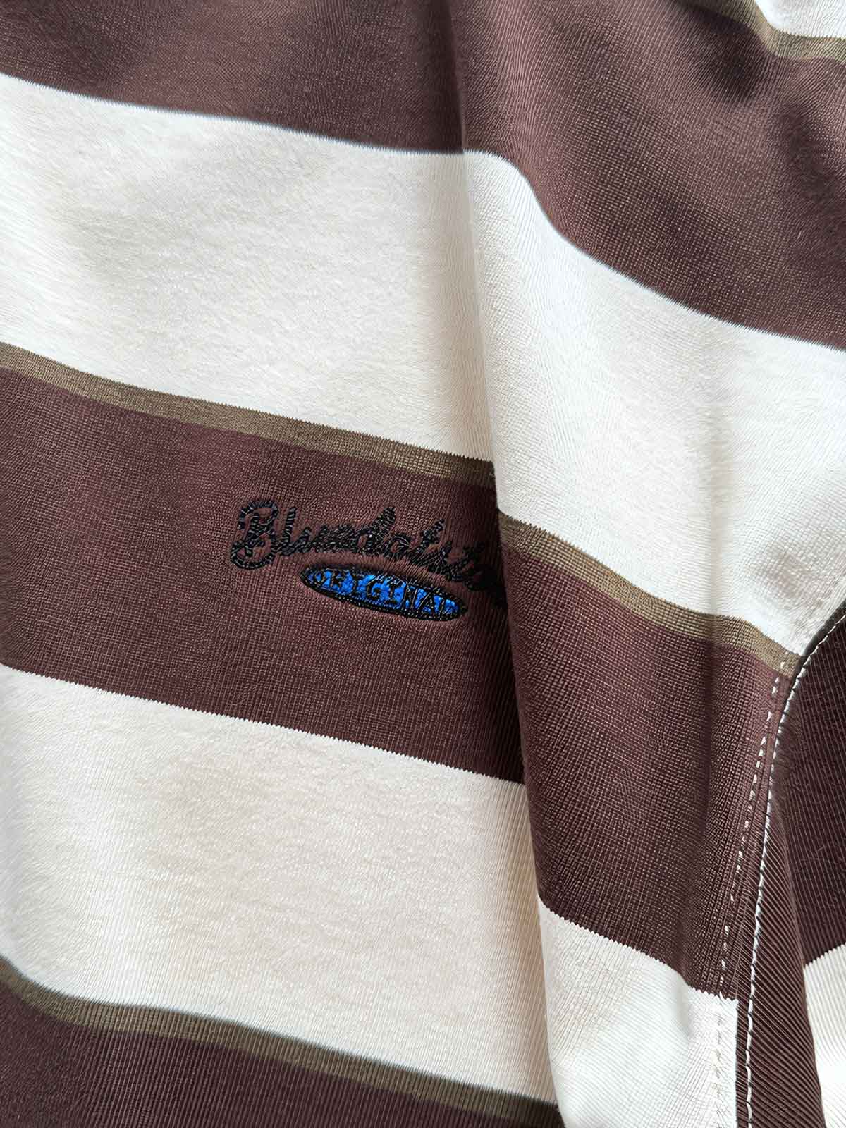 ストライプデザインと刺繍ディテール 詳細画像