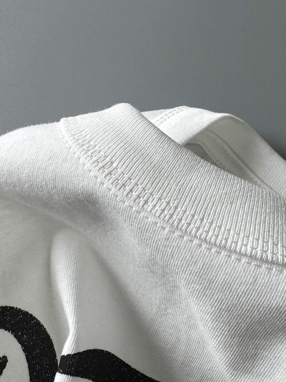  Tシャツのプリントディテール画像