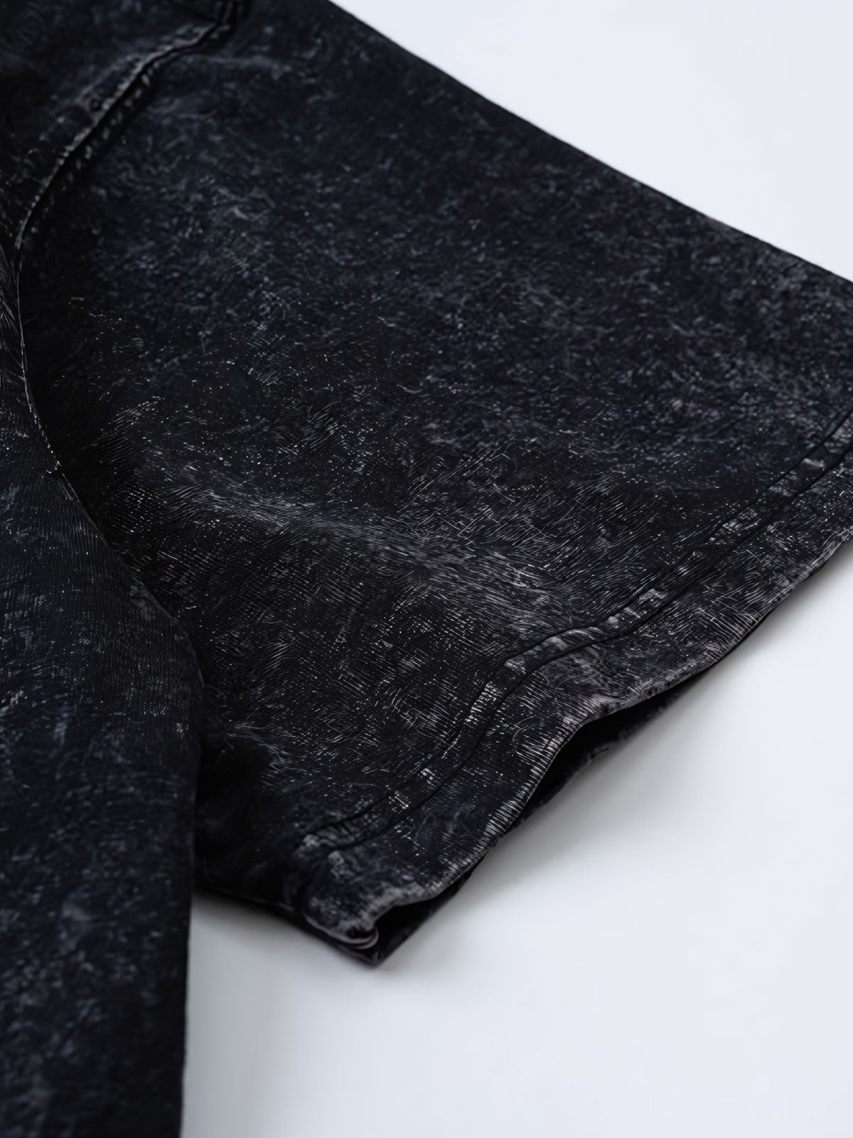 ハンドメイドカラーブロックパッチと刺繍のディテール