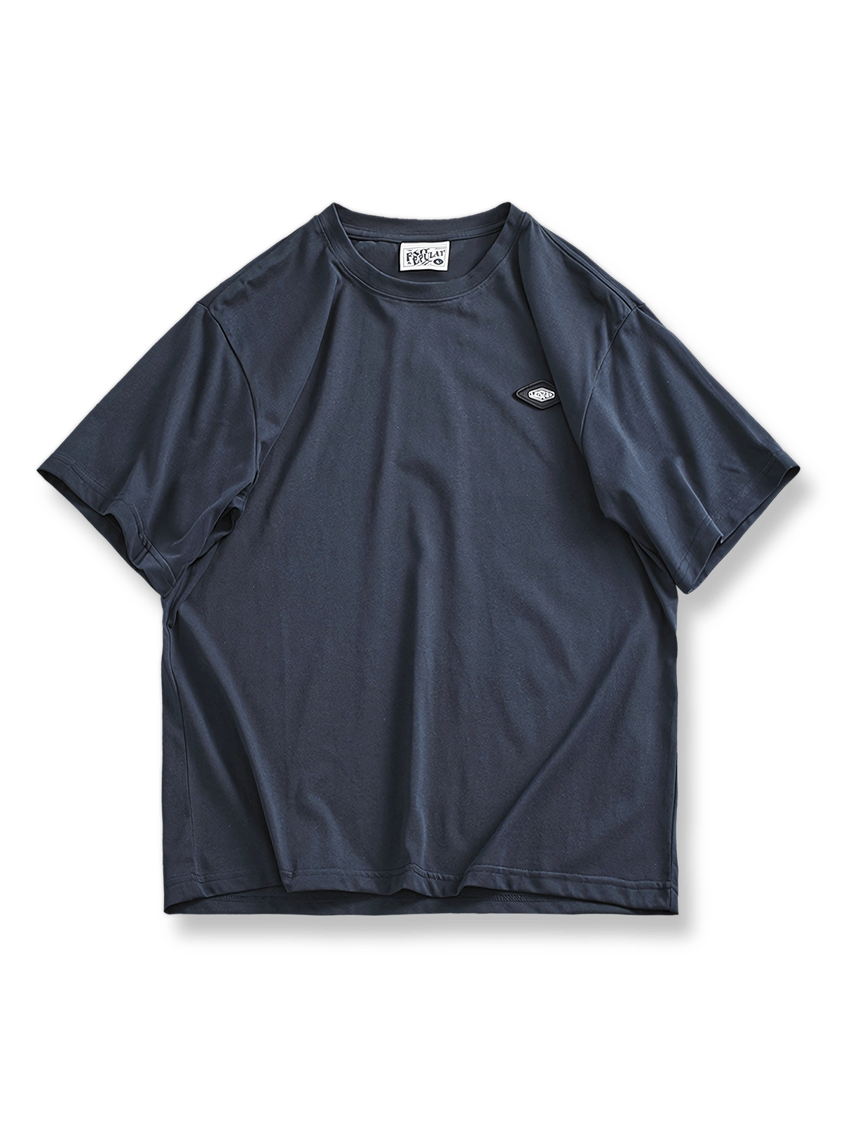 涼感工芸のカジュアル半袖Tシャツの正面展示