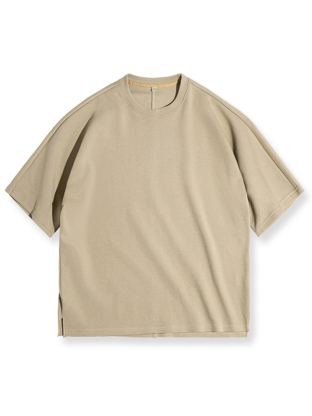 トレンドカラーのビッグシルエット、抜け感あるドロップショルダーで快適なユニセックスTシャツ