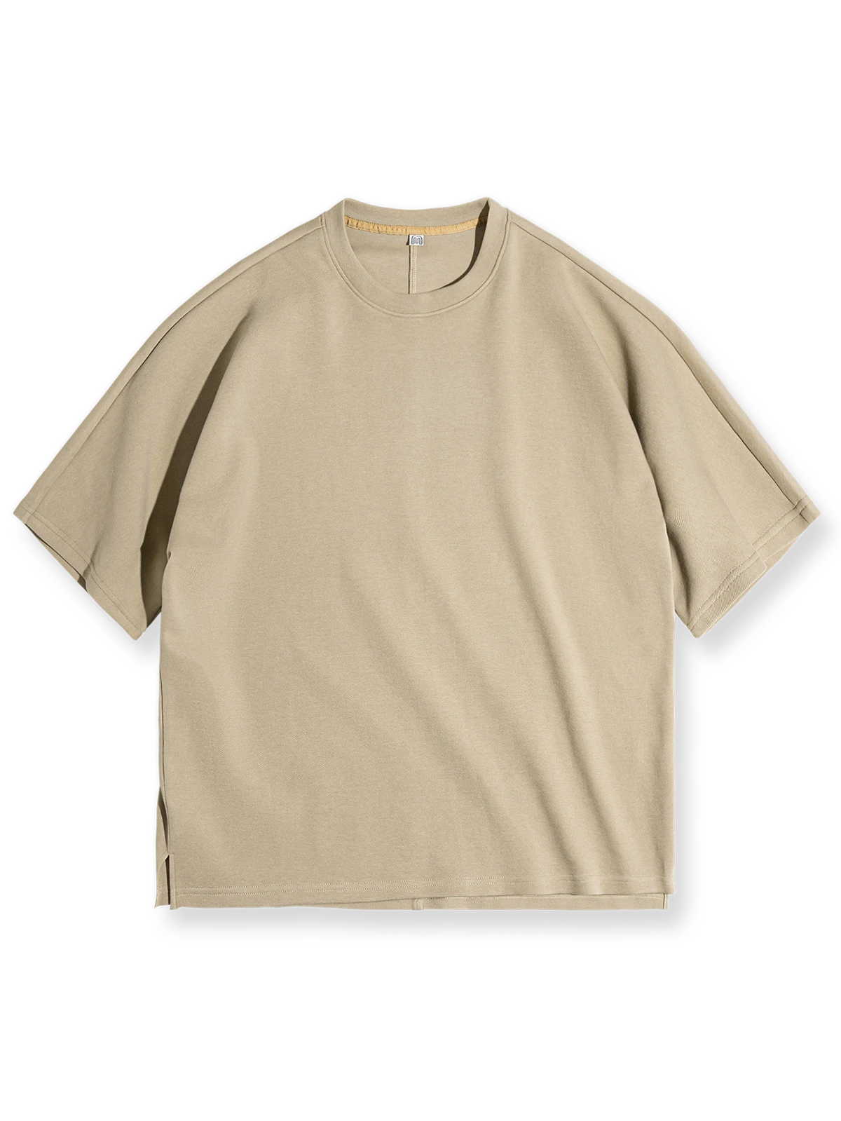 トレンドカラーのビッグシルエット、抜け感あるドロップショルダーで快適なユニセックスTシャツ