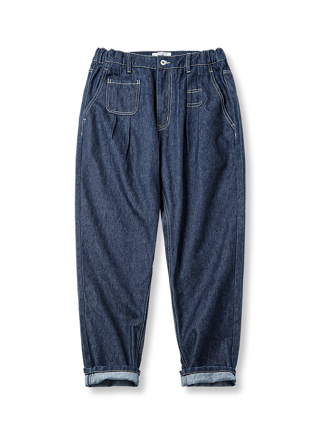 タック入りワイドバルーンシルエットのウォッシュデニムパンツ。