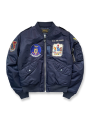 刺繍ワッペン付きのL‑2Aフライトジャケット。