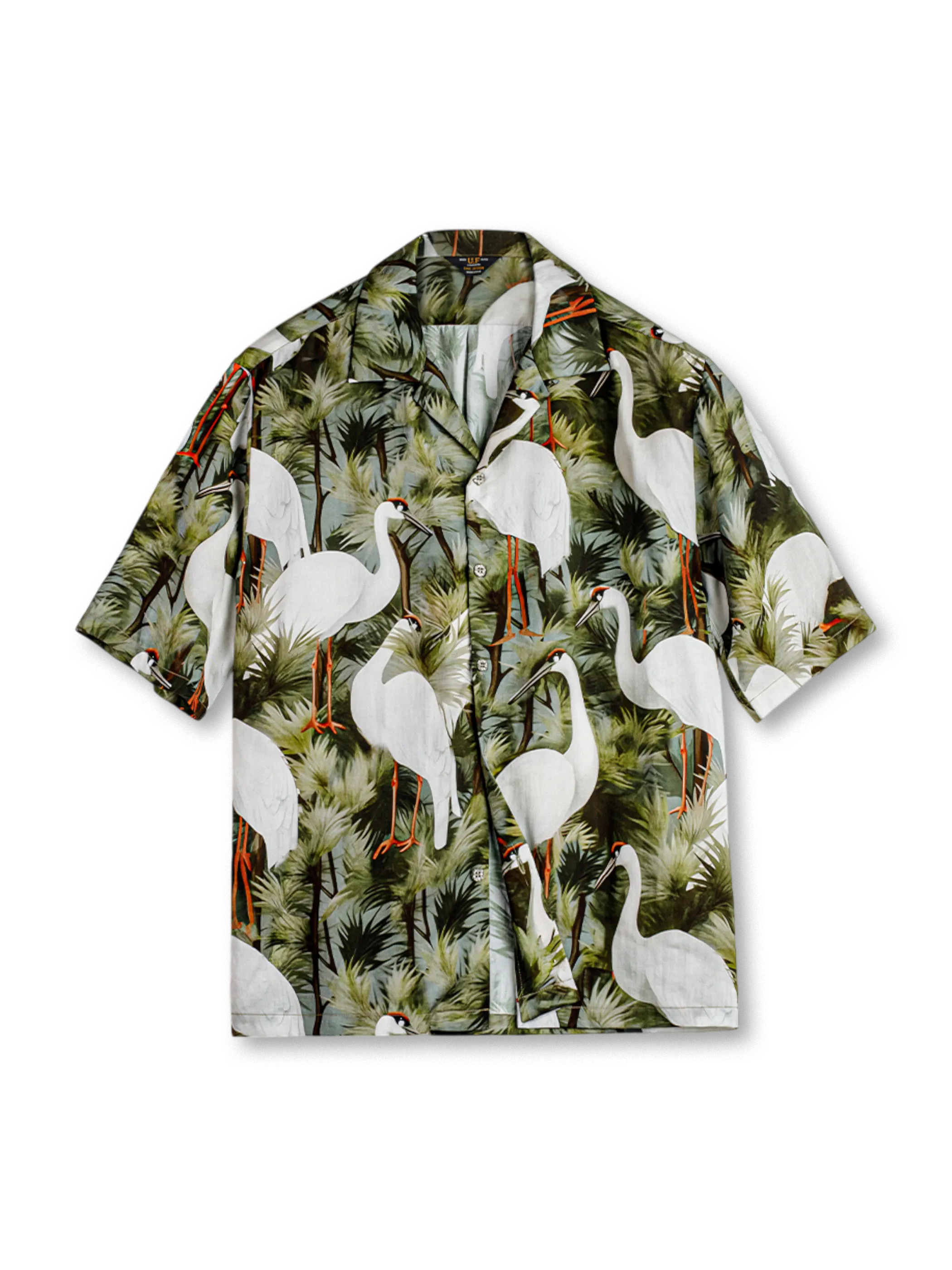 鶴と松の浮世絵柄プリントとリヨセル素材が特徴の開襟シャツ