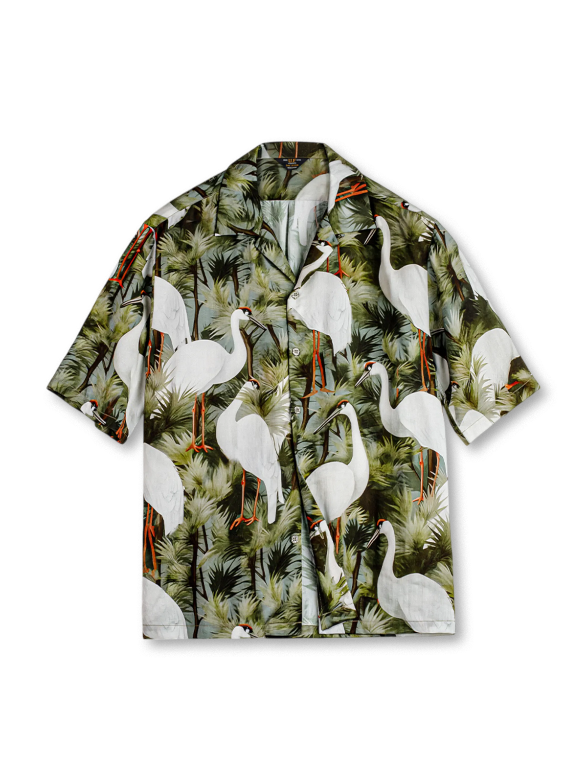 鶴と松の浮世絵柄プリントとリヨセル素材が特徴の開襟シャツ