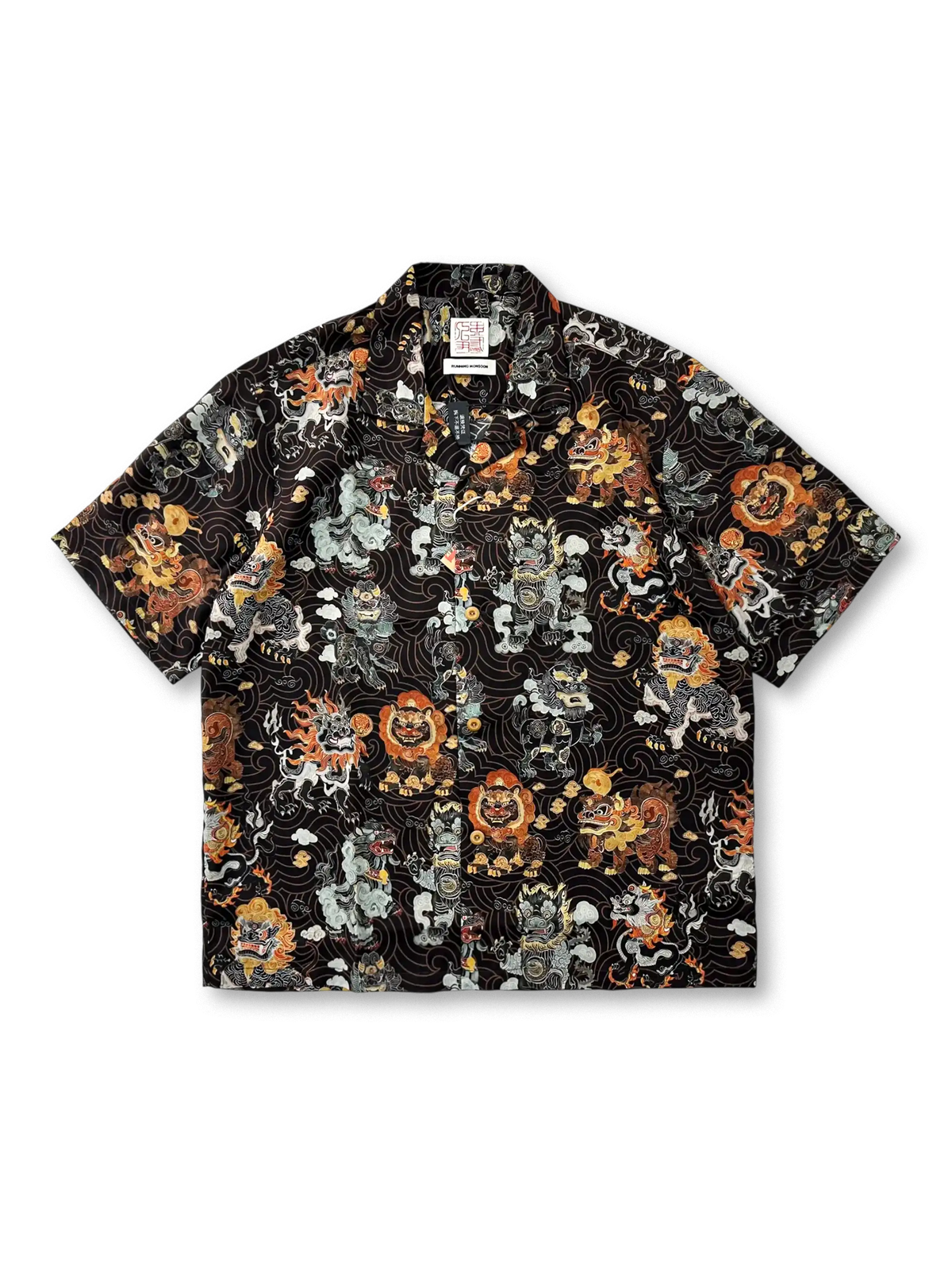 浮世絵柄が施されたテンセル100%のキューバシャツ。さらりとした肌触りと高い通気性で快適な着心地を実現。