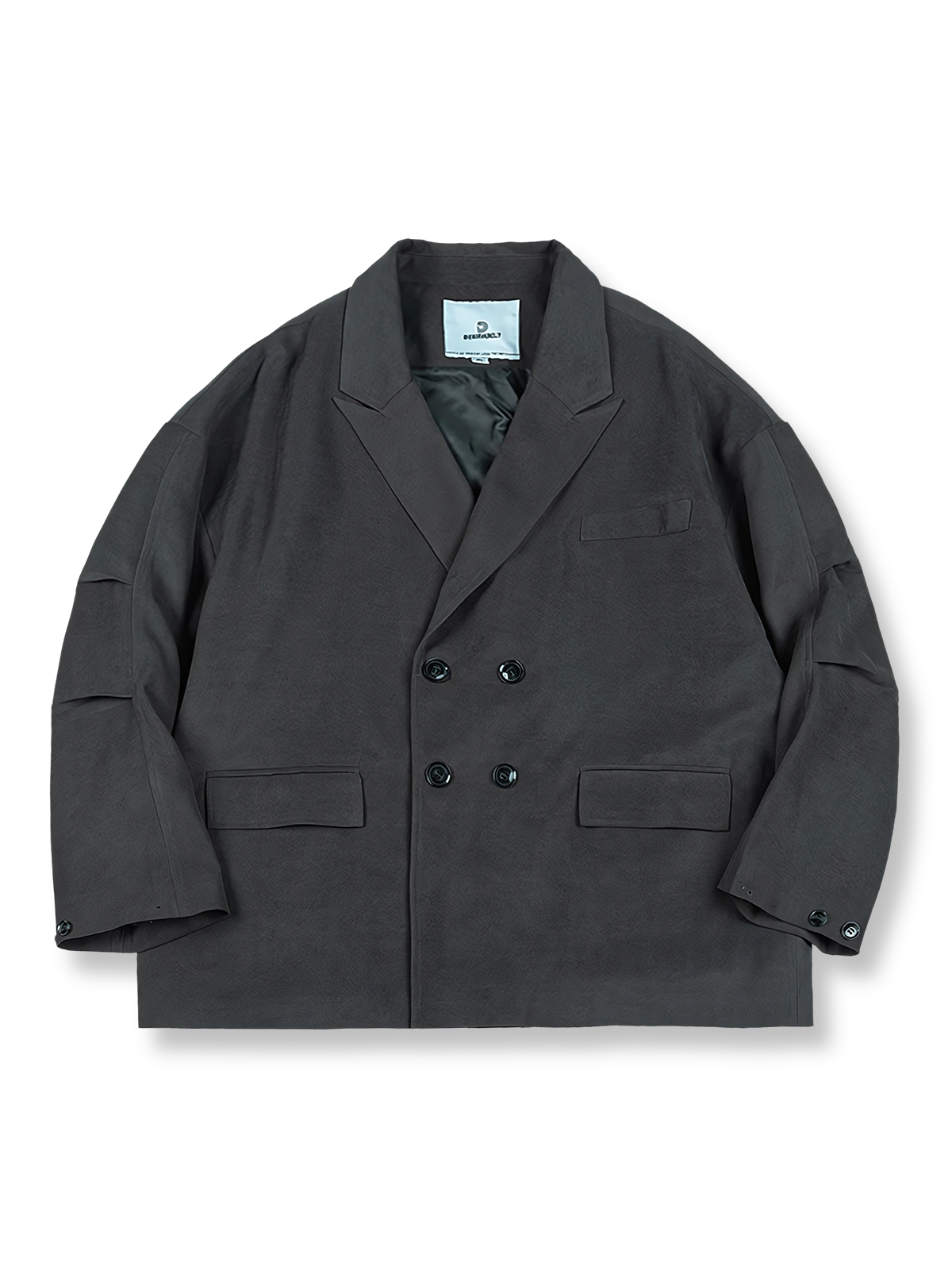 アーバン機能テーラードジャケットの全体正面画像、シャークプリーツ袖とダブルブレストディテール。