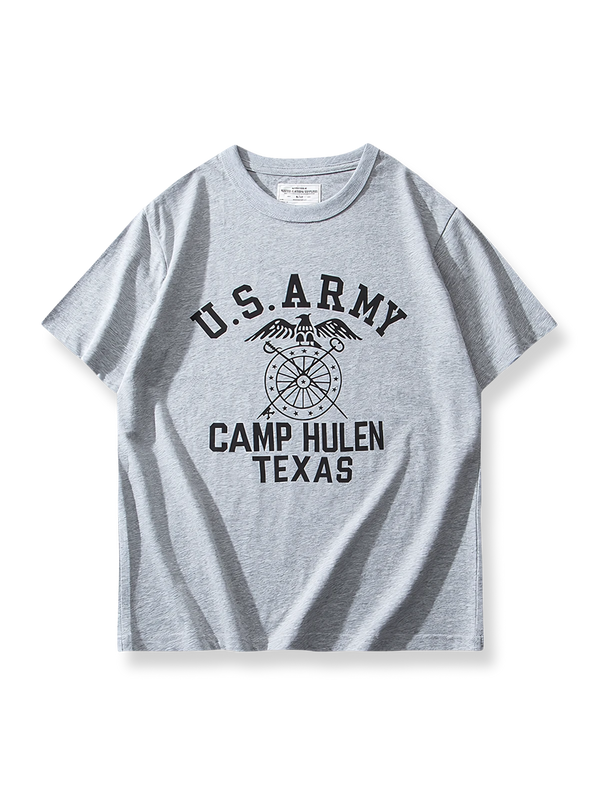 “CAMP HULEN”プリントとU.S. ARMYロゴが入った純綿ミリタリーTシャツ