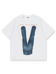 ピースサインプリントが映えるオーガニックコットン混デニムTシャツ。