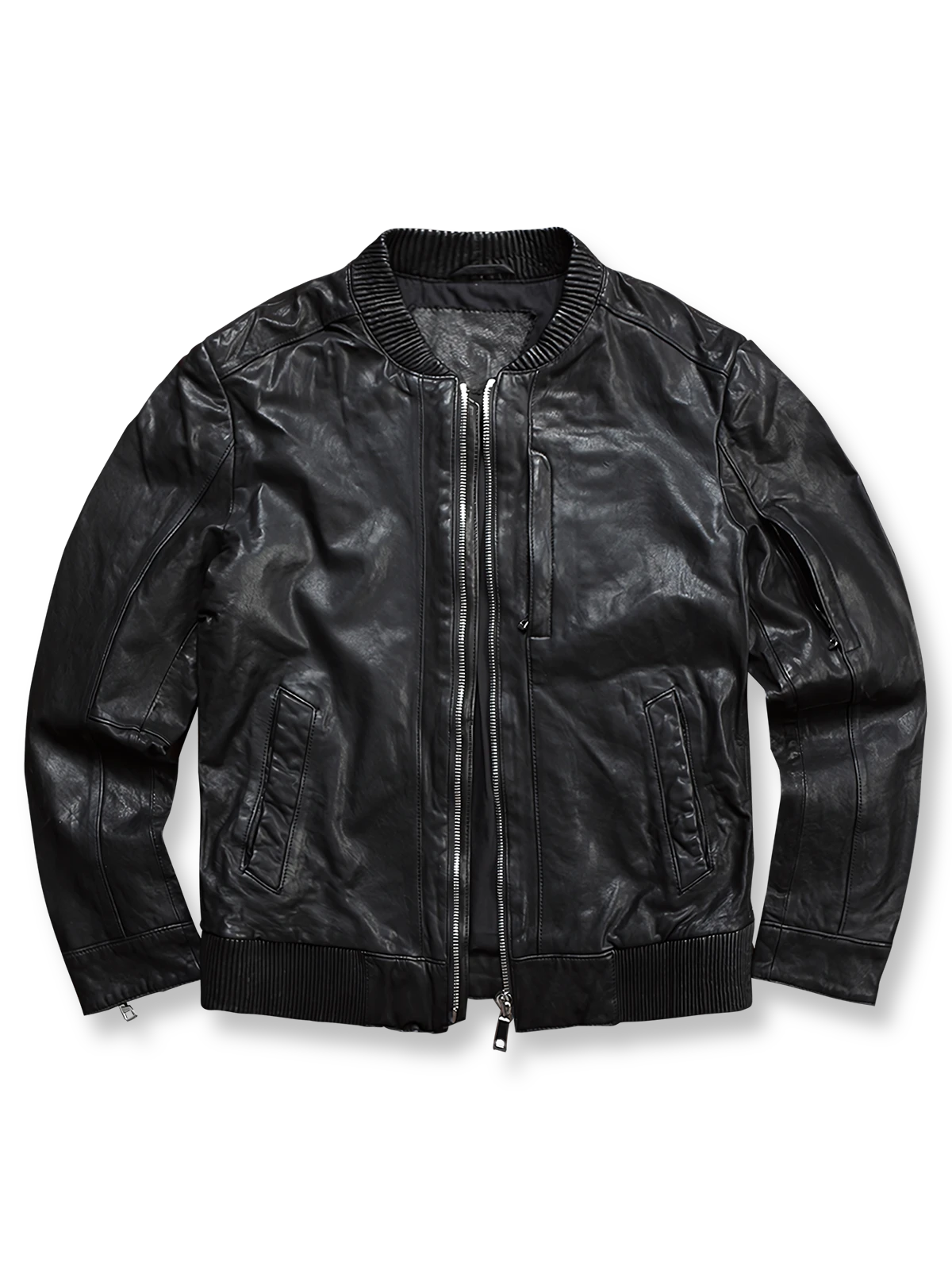 植鞣し羊革とリブスタンドカラーが特徴のショートライダースジャケット。