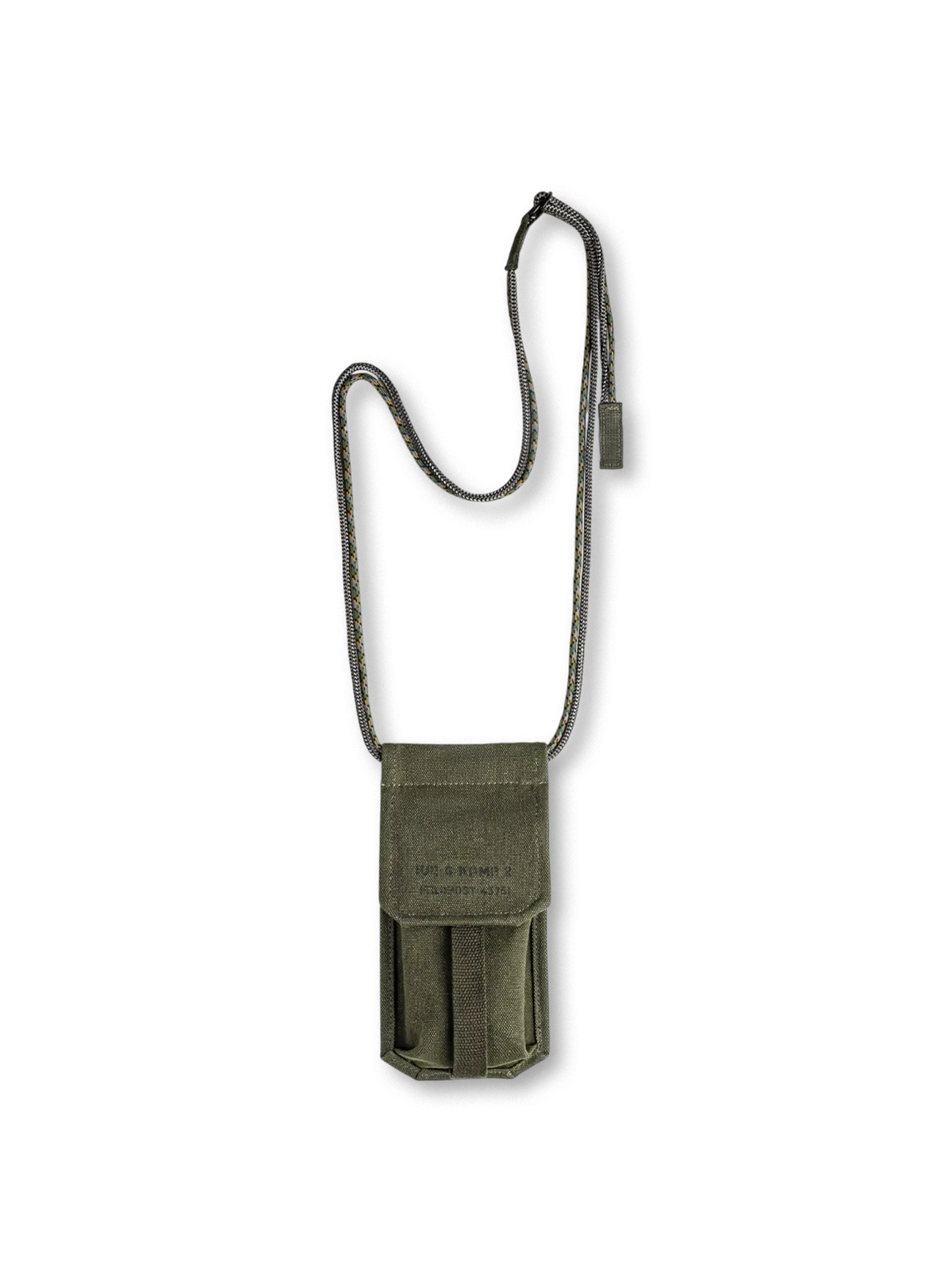 オリーブの縦型ミニショルダーポーチ、フラップ付き、テープディテール、ナイロンコードストラップ