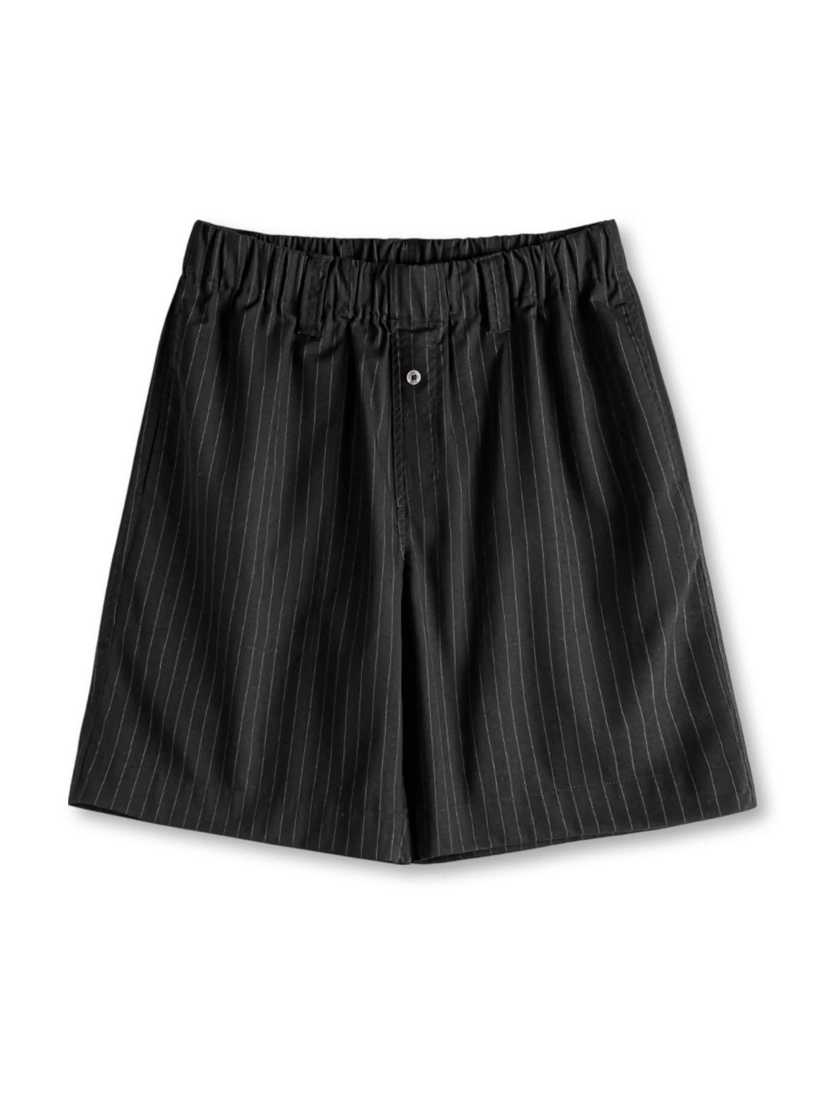 細い縦ストライプ柄と打ち枣ポケットが特徴の混紡梭織素材イージーショーツ