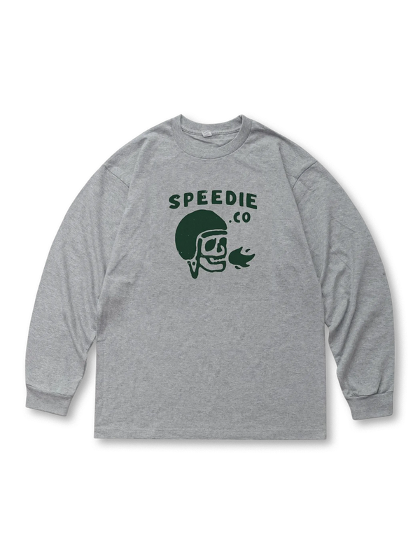 アメリカンストリートカルチャーに着想を得たユーモラスなヘルメットとスカルプリントの長袖Tシャツ。100%コットンで肌触り良く耐久性が高い。工装パンツやデニムと合わせやすいシンプルシルエット。