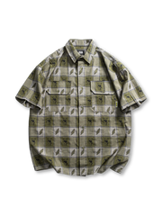 チェック柄と花柄が特徴のゆったりフィットヴィンテージシャツ