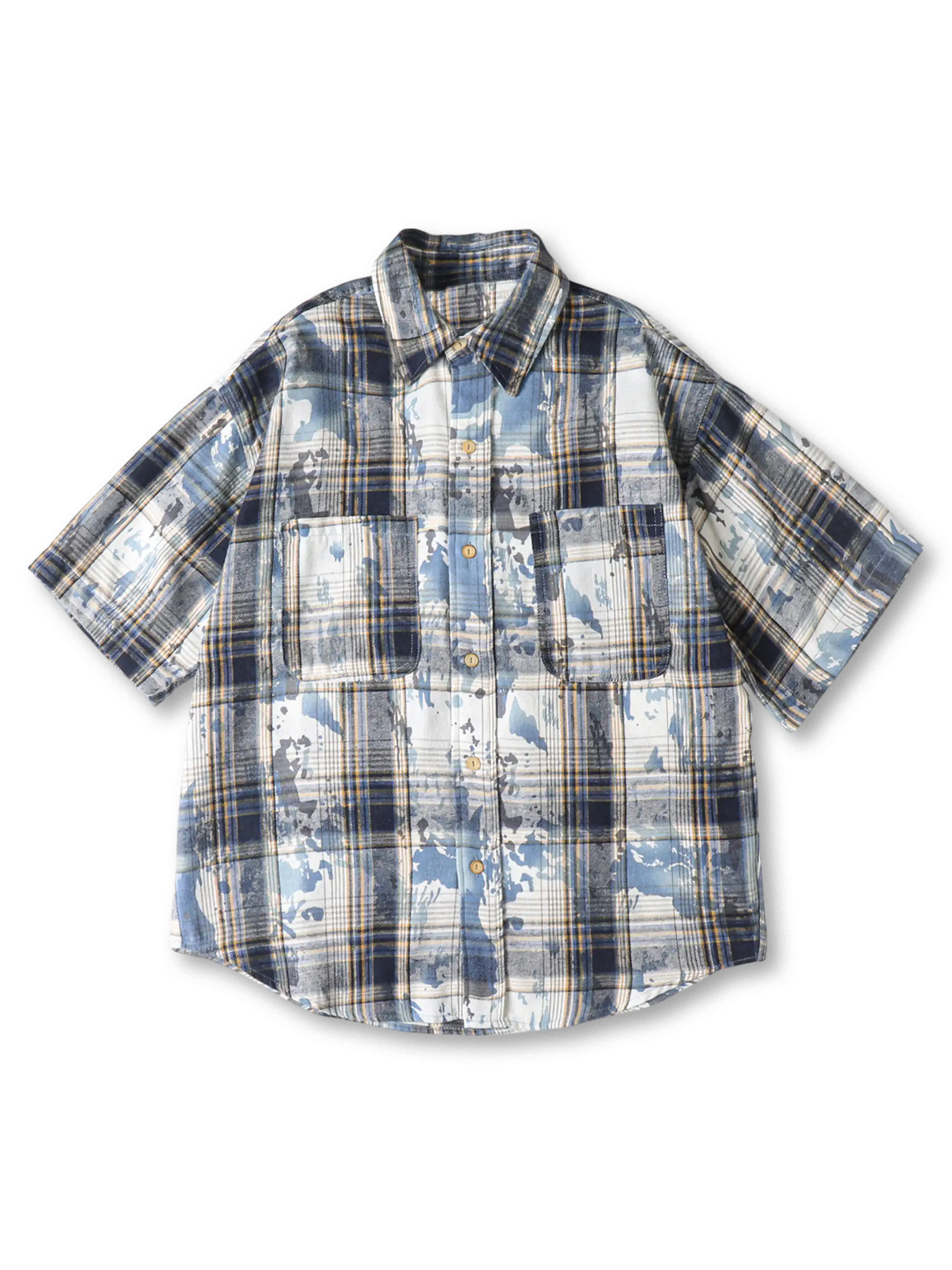 19世紀ミリタリーシャツ由来のチェック柄にインディゴ風タイダイを組み合わせたプリントシャツ