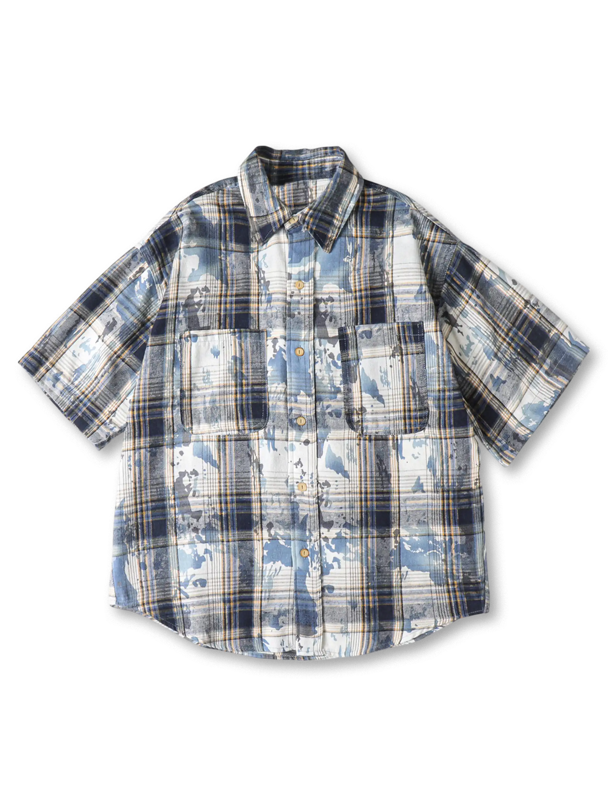 19世紀ミリタリーシャツ由来のチェック柄にインディゴ風タイダイを組み合わせたプリントシャツ