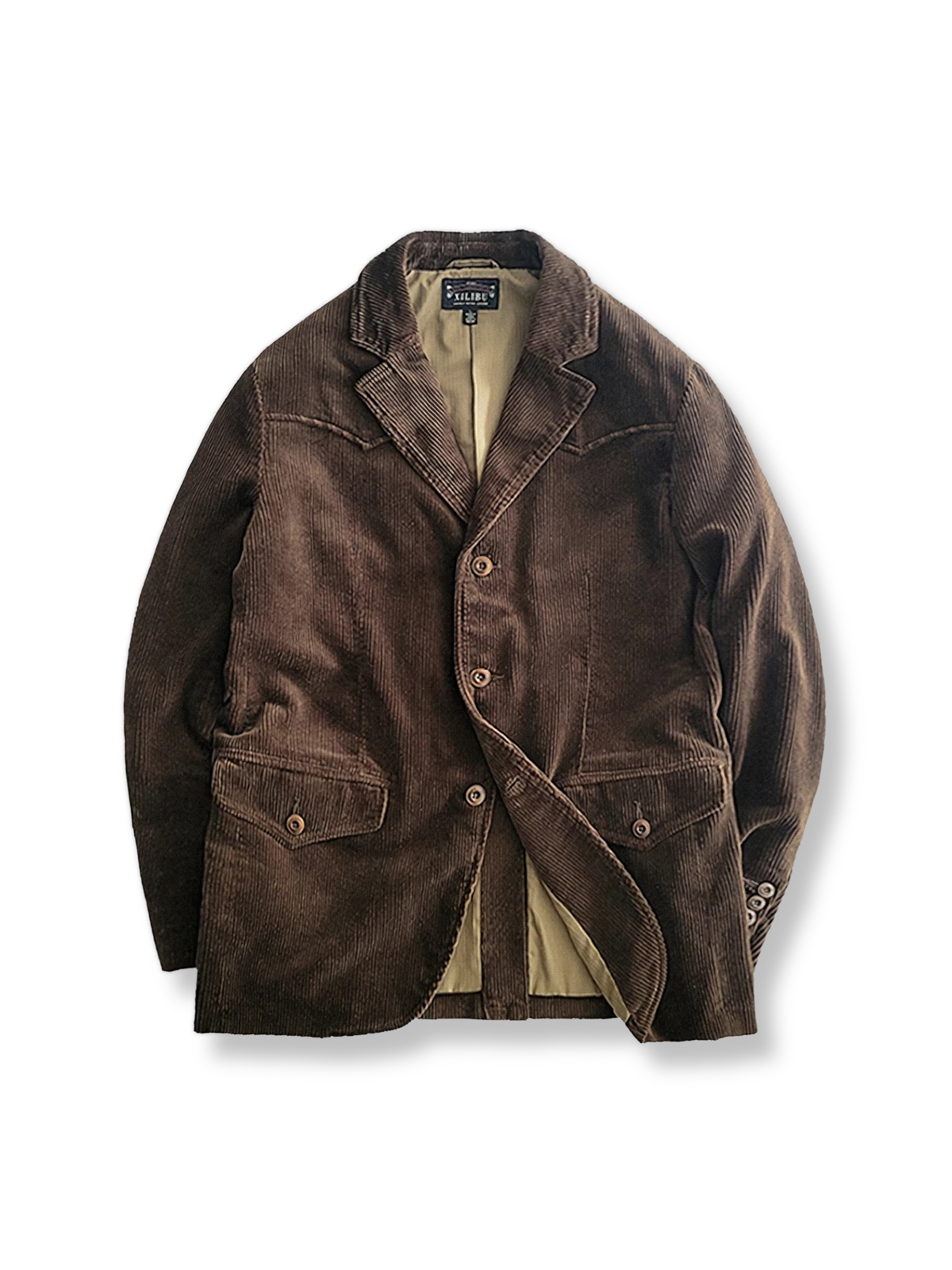 豊かな畝と天然果実ボタンが特徴のヴィンテージコーデュロイカジュアルジャケット。