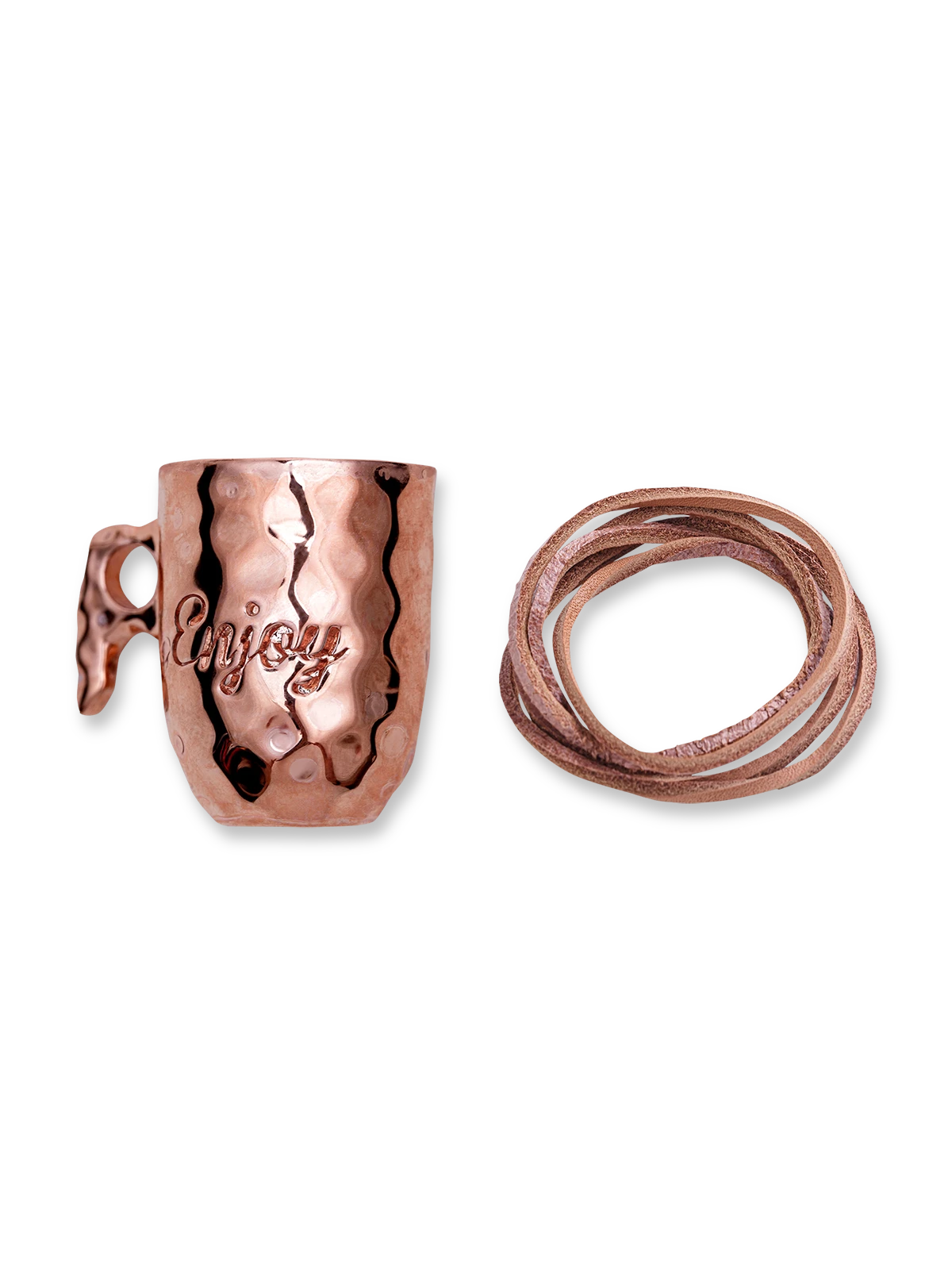 ヴィンテージ ハンマーテクスチャー 銅カップネックレスのクローズアップ画像、彫刻とテクスチャーのディテール。