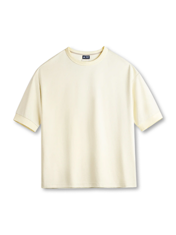 ビッグシルエットの高コットン混紡素材5分袖ドロップショルダーTシャツ。背面に波形刺繍と流蘇ディテールをあしらい、快適な着心地と個性的なデザインが特徴。