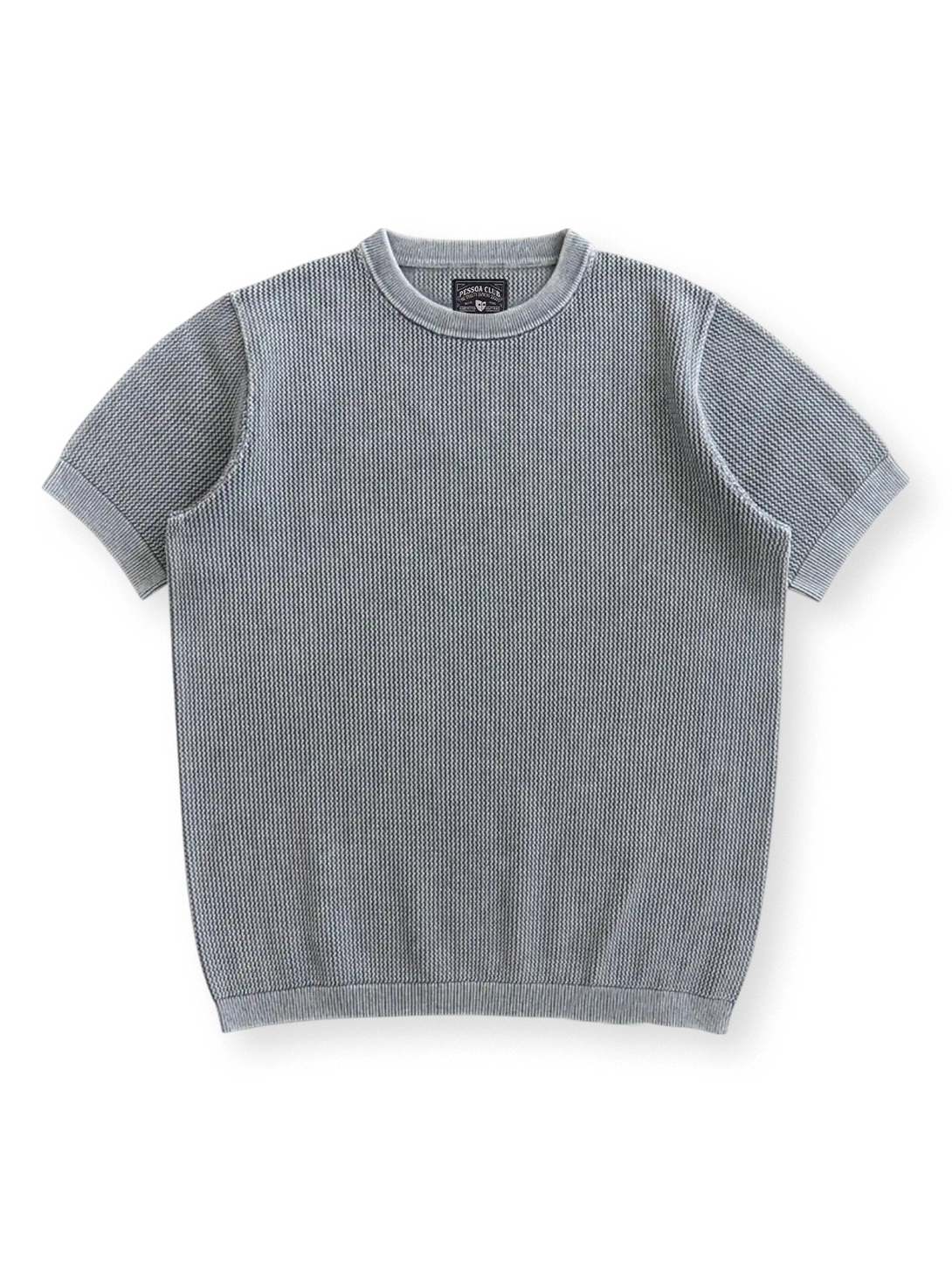 斑駁感と通気性が映えるハニカムメッシュ編みクルーネックTシャツ