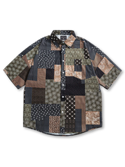 不規則なペイズリーとバンダナ柄のパッチワークが映えるボックスシルエットシャツ