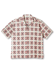 立体的なジャカード織り柄が映えるコットンツイルキューバシャツ