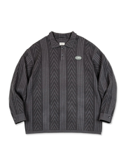 ストライプとアローパターンのジャカード織りを用いた800g超ヘビーウェイトニットのヴィンテージポロシャツ。ルーズフィットで動きやすく、アカデミックスタイルに最適。