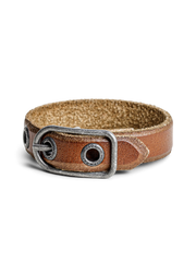 天然風合いとアンティーク金属パーツが特徴のヴィンテージレザーブレスレット