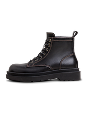 ヴィンテージ感漂うブラックレザーのミドルヒールワークブーツ