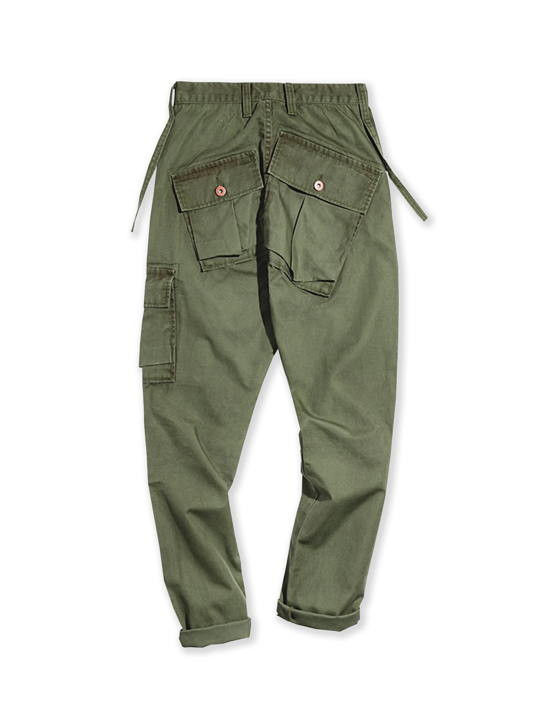 M-65フィールドパンツをモチーフにした耐久性の高いマーティンコットン製ワークパンツ。アシンメトリーな異形ポケットとウォッシュ加工でヴィンテージ感を演出。裾はドローコード仕様でシルエット調整可能。