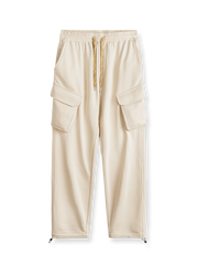 ヴィンテージ感ある多ポケットとテーパードジョガーシルエットを備えたコットンポリエステル混紡パンツ。