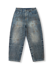 オイルステイン加工によるヴィンテージ感が際立つストレートデニムパンツ