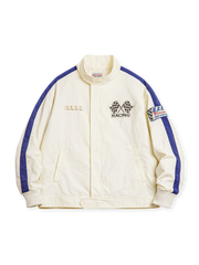 ブルーとホワイトのカラーブロックとチェッカーフラッグ柄が特徴の刺繍入りヴィンテージレーシングジャケット。調節可能な襟と刺繍ワッペンがポイント。