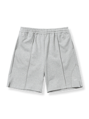 ヴィンテージパイル生地のショートパンツが前面から見える商品画像