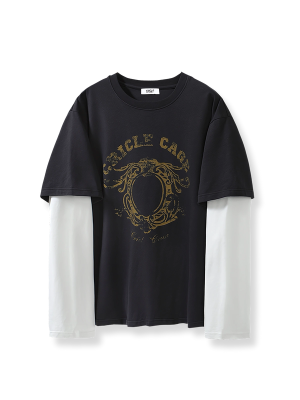 ヴィンテージプリントとレイヤード風デザインの長袖Tシャツ