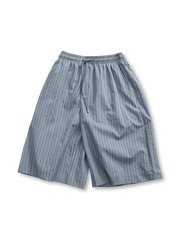 縦縞テクスチャードとドローコードウエストが特徴のヴィンテージストライプショーツ