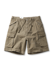 ウォッシュ加工と多ポケットが特徴のヴィンテージ風ショートパンツ