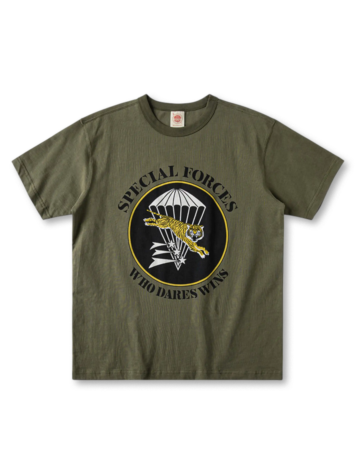南ベトナム特殊部隊モチーフの虎パラシュートプリントが映えるヴィンテージ風Tシャツ
