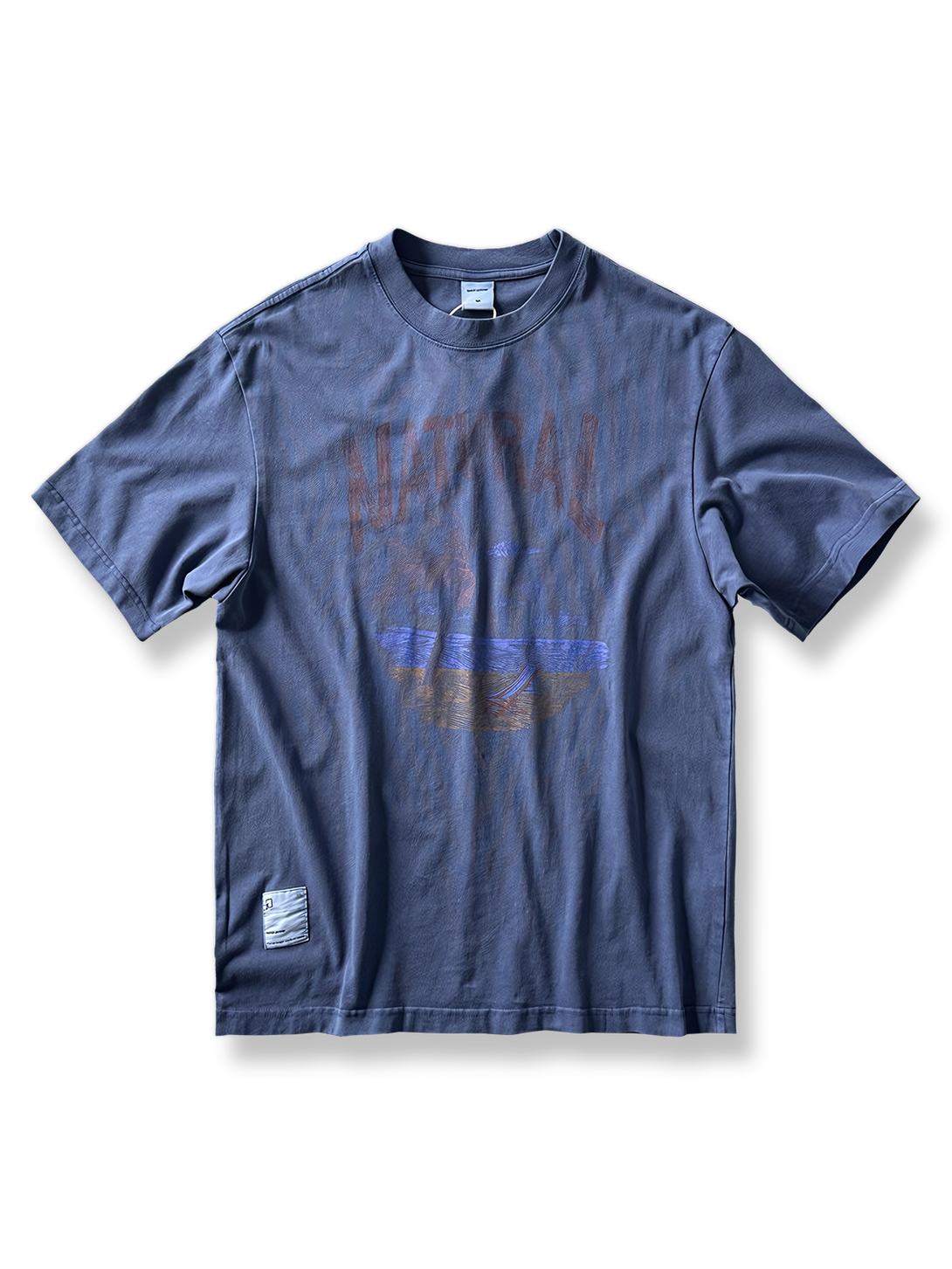 ヴィンテージウォッシュ加工とクラシックプリントの半袖Tシャツ