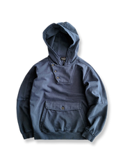 ヴィンテージ風ウォッシュ加工のコットンプルオーバーフーディー