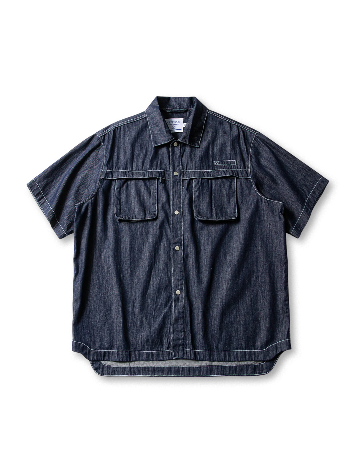 ヴィンテージ色落ちとステッチワークが特徴のデニム5分袖ワークシャツ