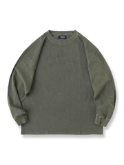 ヴィンテージ蝋染めワークスウェットシャツの全体正面画像、蝋染めの色彩と高密度ステッチのディテール。