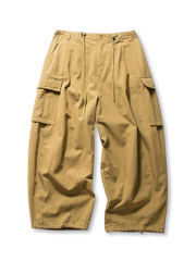 軍用カーゴポケットとドローコード調整が特徴のヴィンテージワイドカーゴパンツ