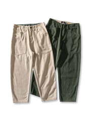 20世紀中期のワークパンツを再現したワイドストレートパンツ