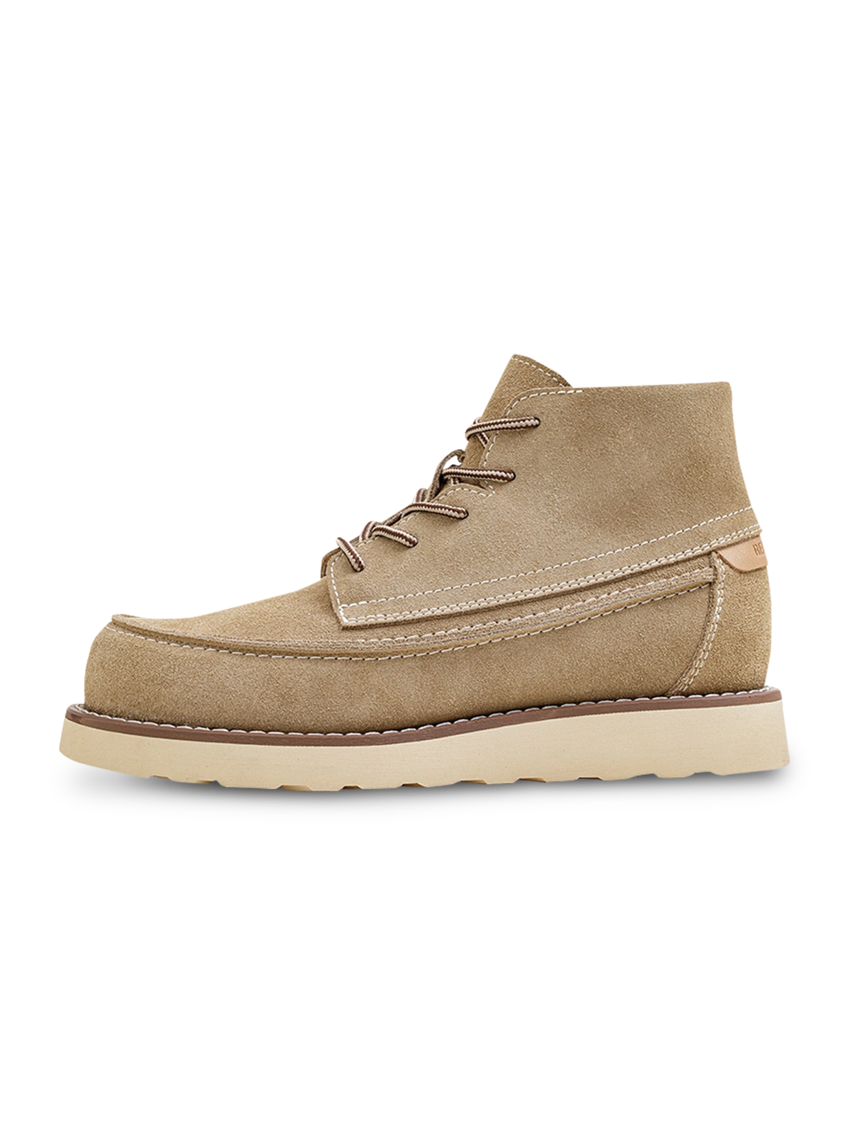 サハラスエードと粗いステッチが特徴のヴィンテージワークブーツ、波形トレッドソールとかかとレザータグを配した全体像。