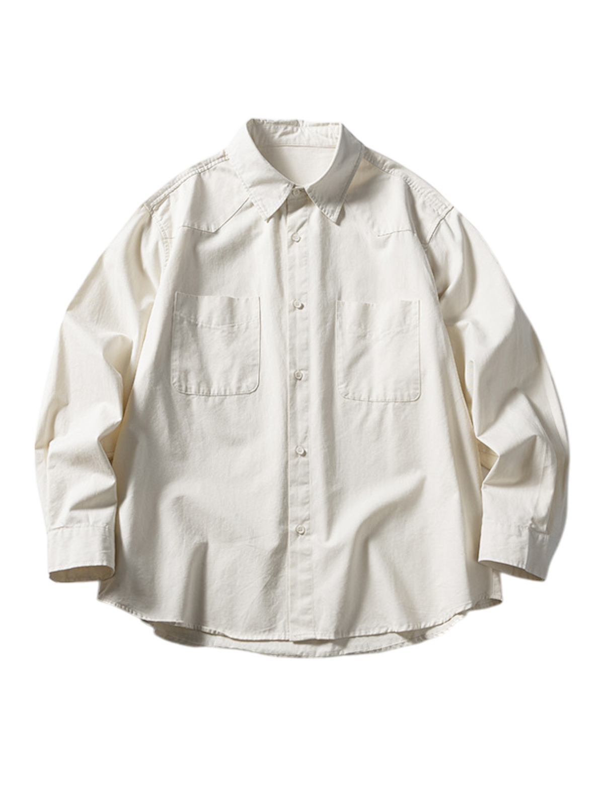 100％コットン使用のワークウェア風ダブルポケット付き長袖シャツ。ゆったりシルエットと快適なカッティングが特徴。