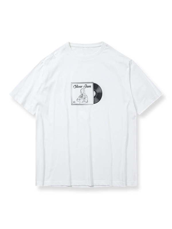 レコード盤をモチーフにした「VINYL RECORD」プリントのクルーネックTシャツ