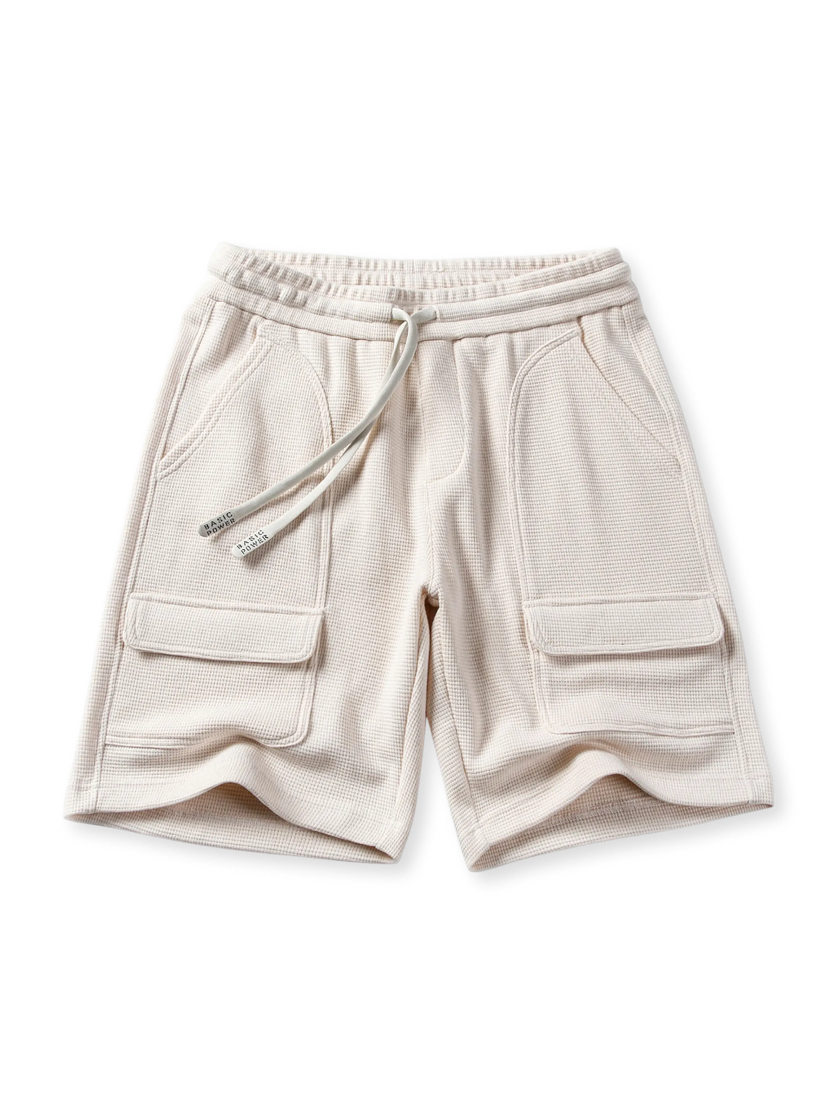 ワッフルグリッドカーゴショーツの全身ビュー、ライトブルーとカーゴポケットを強調。